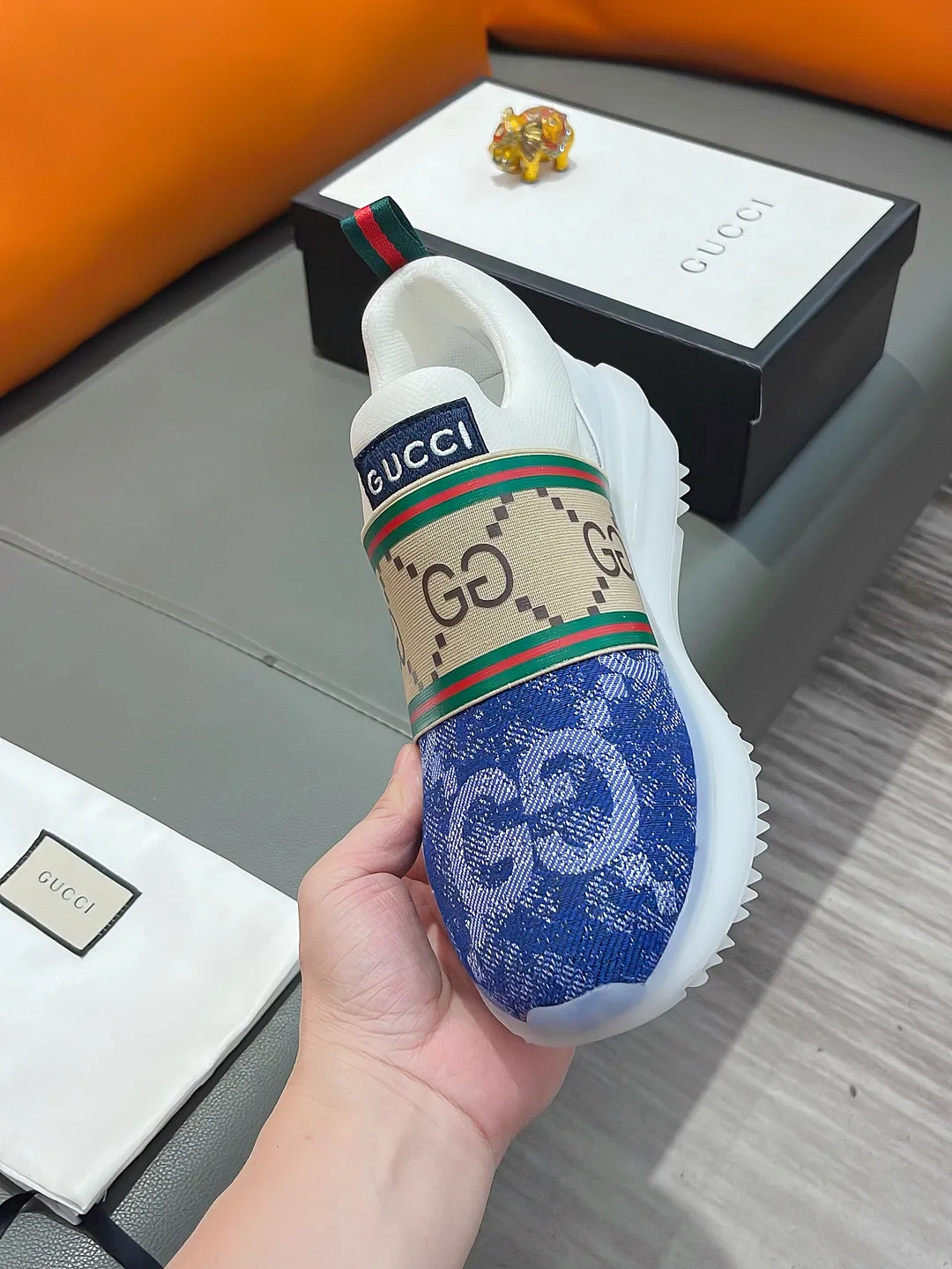 Men's shoes GUCCI "Gucci" P440 Regular size: 38-44 (casual shoes) Product materials: Selected cowhide upper, soft sheepskin feet; original factory special outsole.